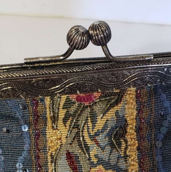 Christiana vintage tapestry shoulder bag beaded kiss lock - Picture 7 of 8